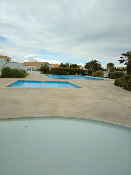 Maison De Vacances En Bord De Mer, Avec Piscine La Faute-sur-Mer Exterior foto